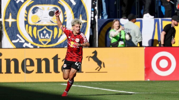 usmnt-defender-tolkin-makes-move-to-bundesliga.jpg USMNT defender Tolkin makes move to Bundesliga