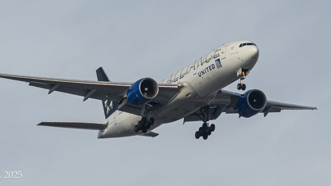 united-airlines-plane-catches-fire-during-takeoff-at-houston-airport.jpg United Airlines Plane Catches Fire During Takeoff at Houston Airport