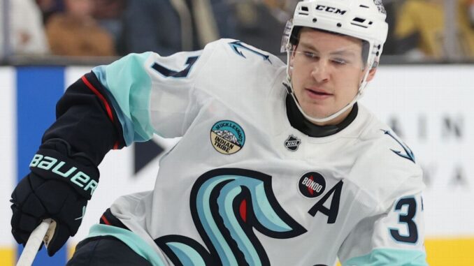 gourde-bjorkstrand-to-bolts-kraken-get-2-no-1s.jpg Gourde, Bjorkstrand to Bolts; KRAKEN GET 2 NO. 1S