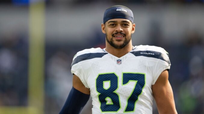 Seahawks cut veteran TE Fant after 3 seasons