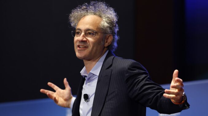 palantir-stock-pops-8-after-blowout-quarter-driven-by-ai-efficiency-demand.jpeg Palantir stock pops 8% after blowout quarter driven by AI, efficiency demand