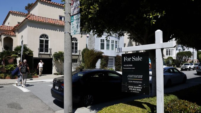 mortgage-rates-see-biggest-one-day-drop-in-over-a-year.jpeg Mortgage rates see biggest one-day drop in over a year