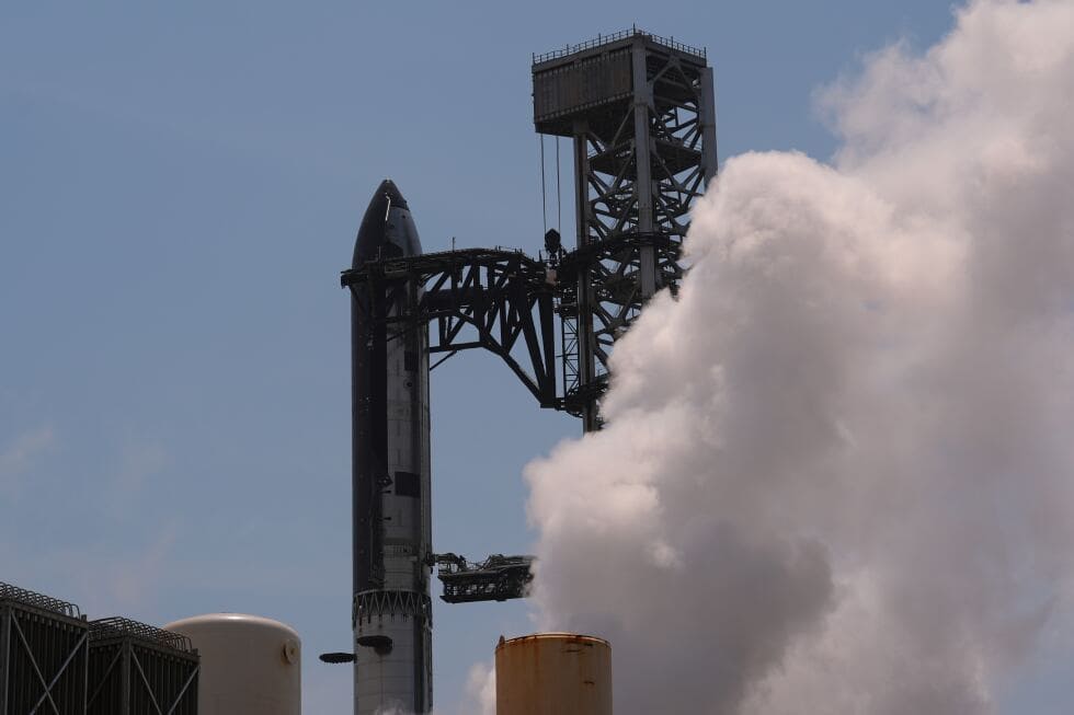spacex-reveals-plans-for-what-could-be-the-biggest-ever-sale-of-stock-to-the-public.jpg SpaceX reveals plans for what could be the biggest-ever sale of stock to the public