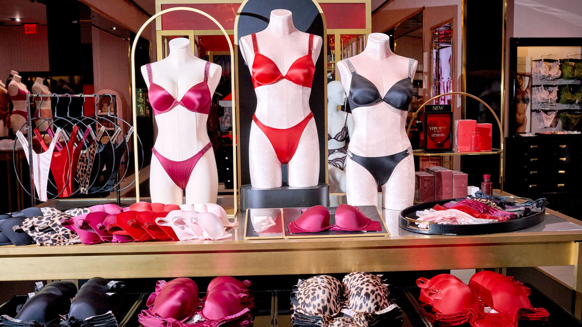 victoria-secret-shares-spike-40-after-big-earnings-beat-raised-sales-outlook.jpeg Victoria Secret shares spike 40% after big earnings beat, raised sales outlook