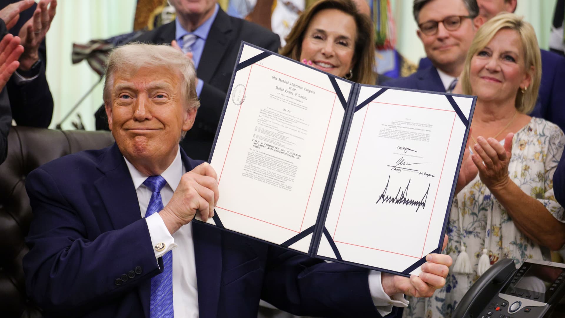 trump-signs-70-billion-immigration-funding-bill-after-months-of-delay.jpeg Trump signs $70 billion immigration funding bill after months of delay