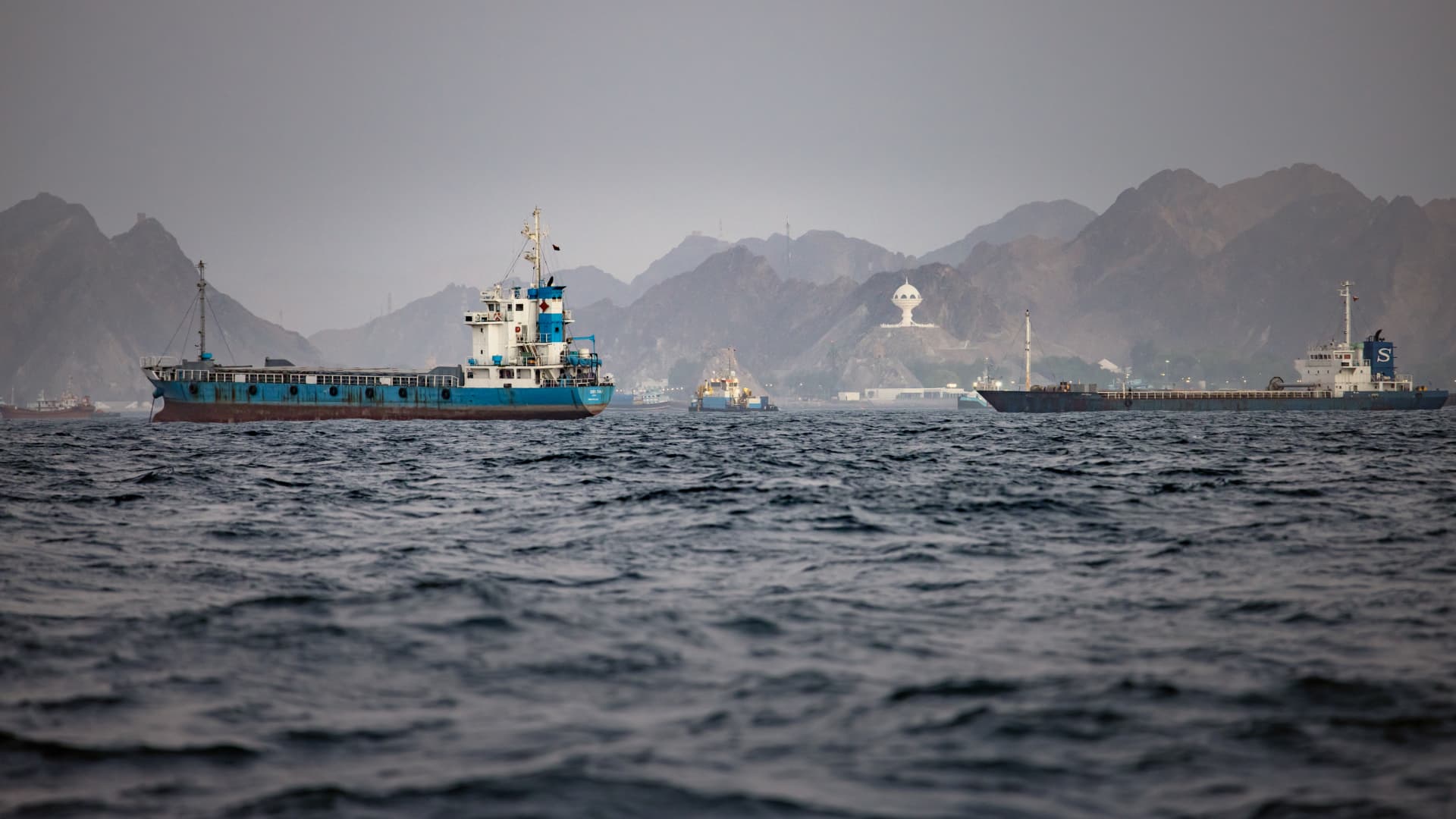U.S. crude oil falls below $70, resuming losses after attack on cargo ship near Oman