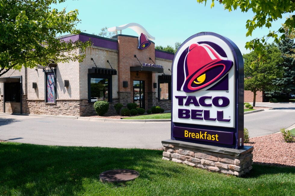 runs-for-the-border-lettuce-at-taco-bell-in-5-states-confirmed-as-a-source-of-diarrhea-parasite.jpg RUNS FOR THE BORDER: Lettuce at TACO BELL in 5 states confirmed as a source of diarrhea parasite…