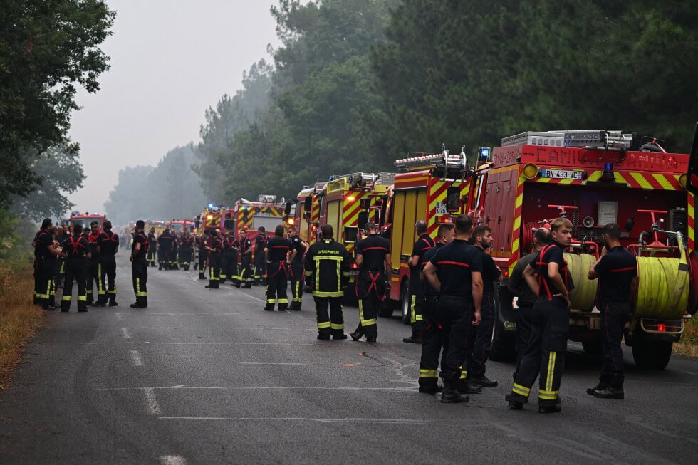 More than 250,000 people flee homes in France and Spain as wildfires burn…