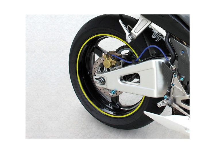 Moto  traka za felgu crvena sa alatom 90041