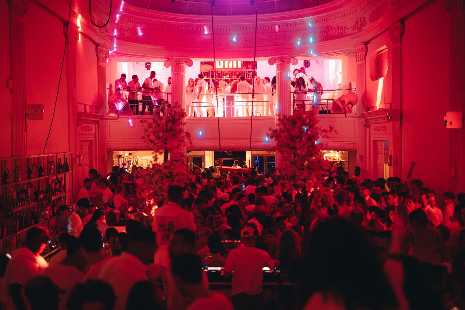 Volle zaal tijdens het kerstfeest