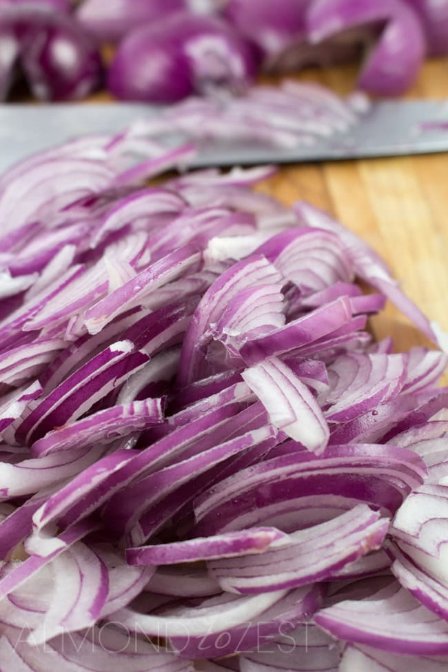 How To Make Caramelized Onions - The BEST caramelized onions! A rich, tangy and sweet flavor - super quick and easy and you can use in countless recipes! Simply AMAZING!!