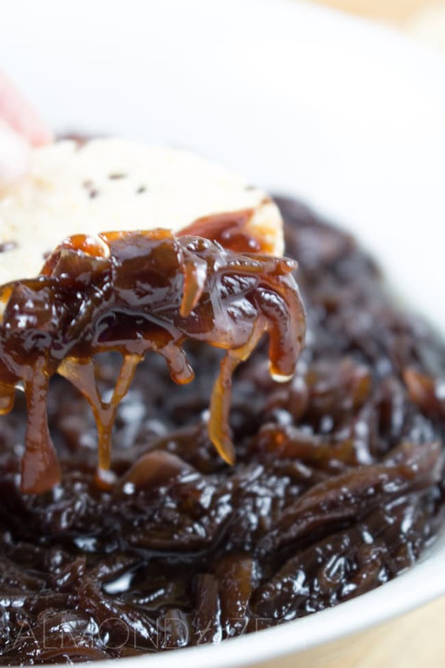 How To Make Caramelized Onions - The BEST caramelized onions! A rich, tangy and sweet flavor - super quick and easy and you can use in countless recipes! Simply AMAZING!!