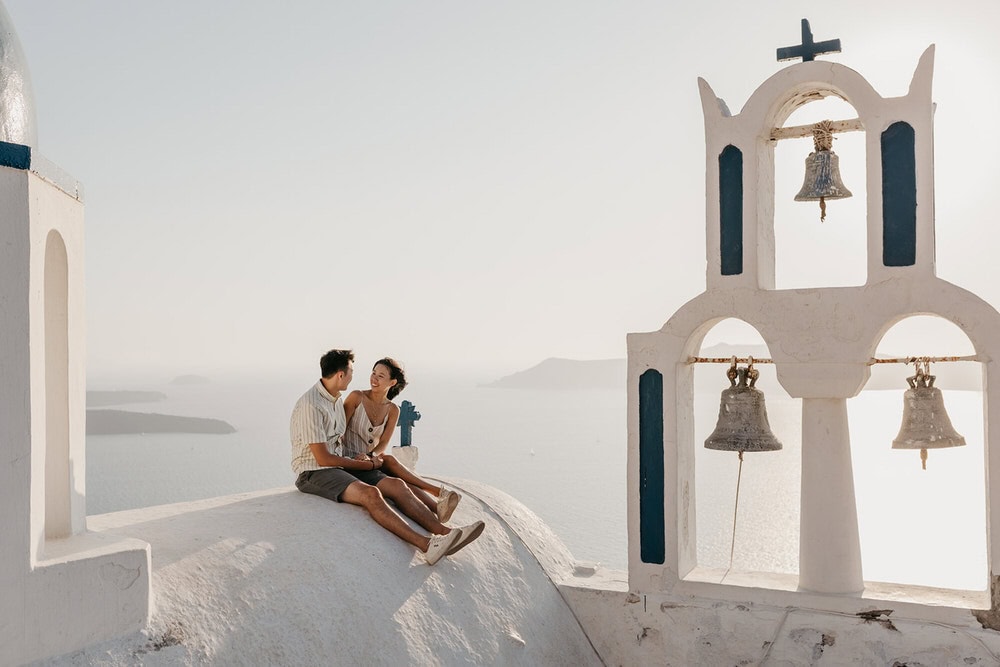 santorini_couple_engagement_photographer_best_photo_in_santorini.jpg