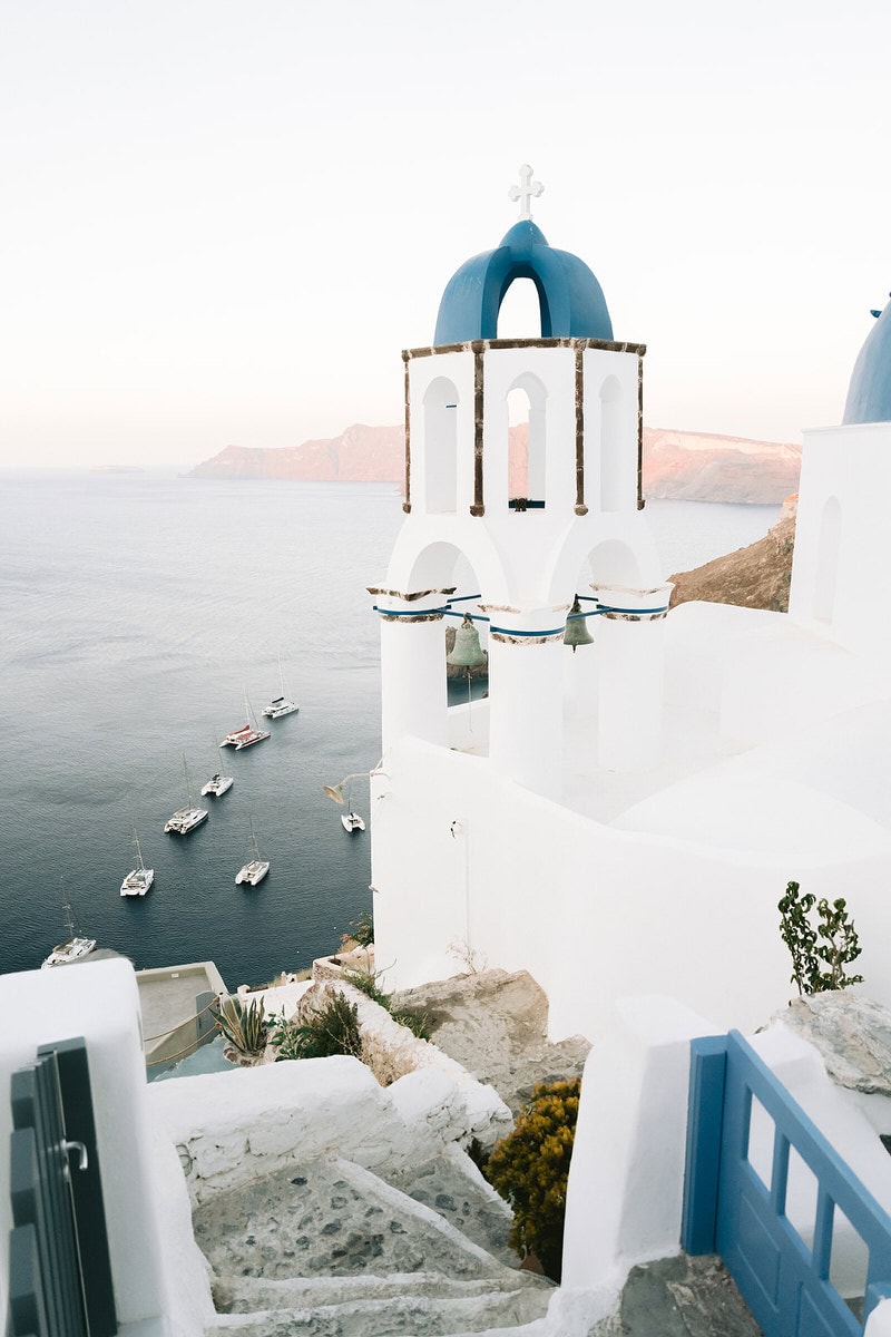 Santorini top wedding photographer elopement engagement destination photographer