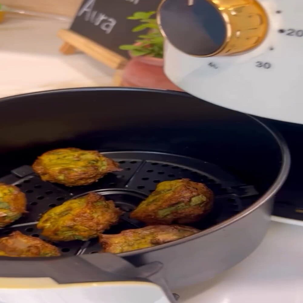 Air fry the moong pakodas