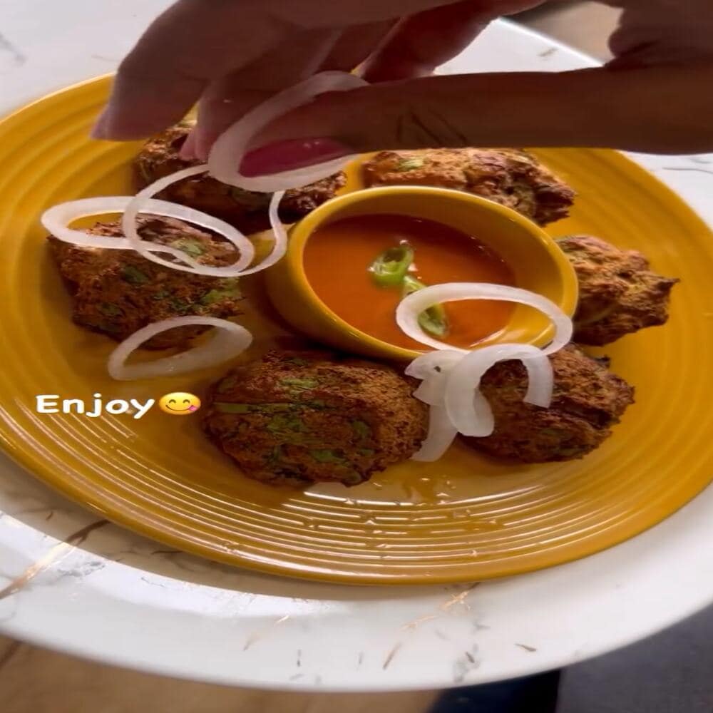 Moong pakoda fritters are ready