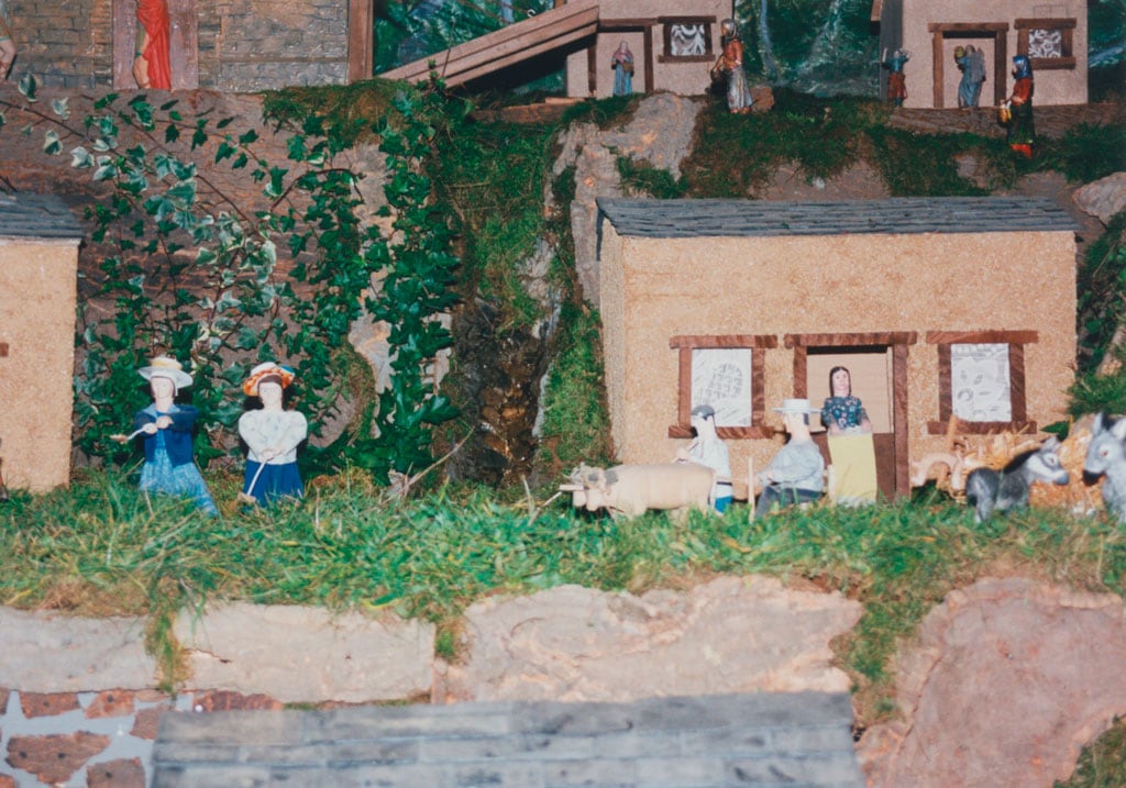 Mujeres aventando el grano.