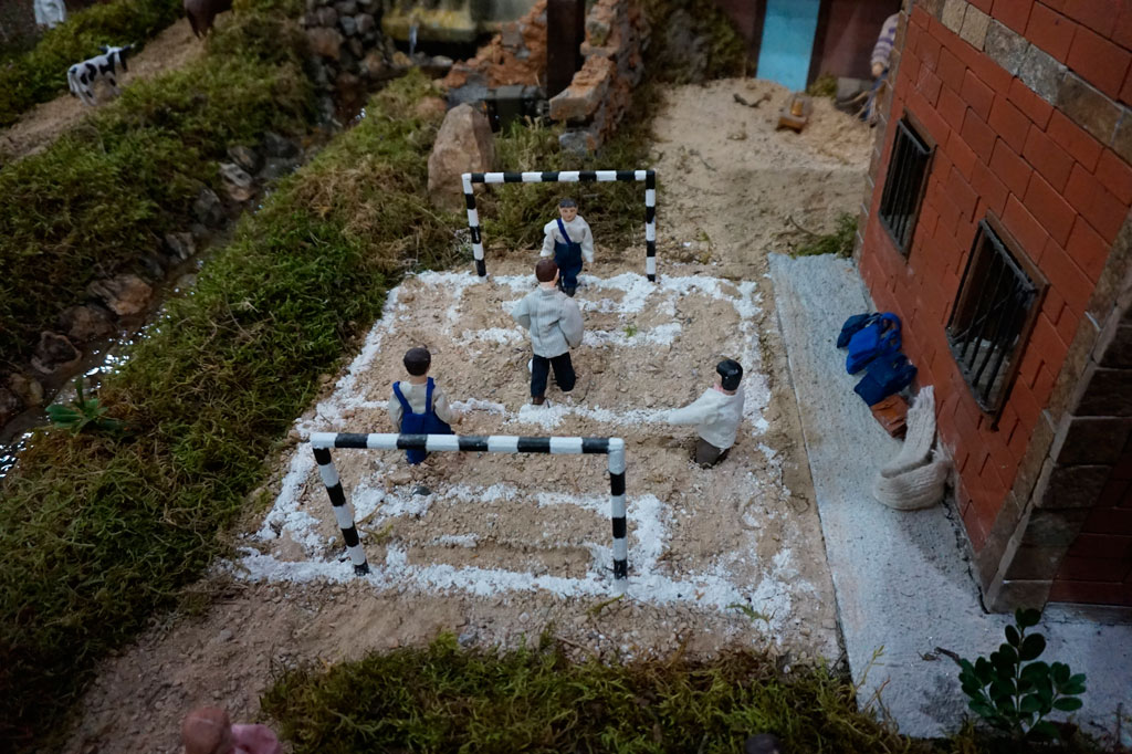 El campo de fútbol.