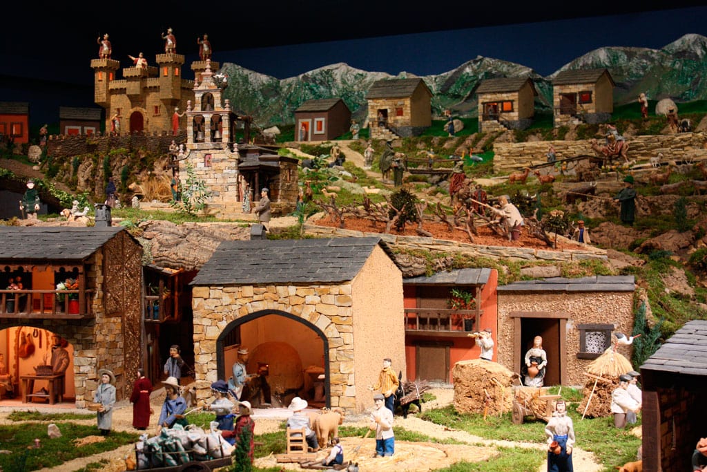 Labradores junto a la iglesia.