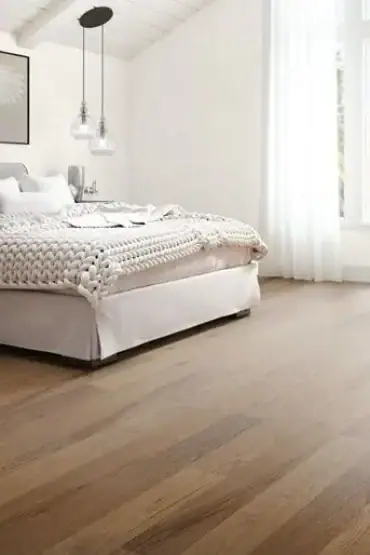 Mercier-Wood-Flooring-_-Red-Oak-in-Toast-Brown