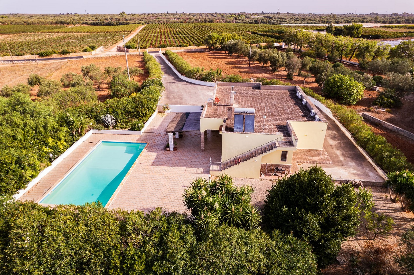 4 Bedroom Villa with POOL- NEAR THE SEA- READY TO MOVE IN