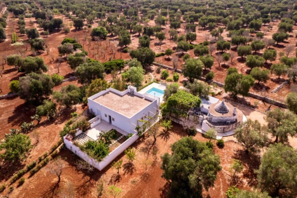 Modern LUXURIOUS VILLA & TRULLO with POOL