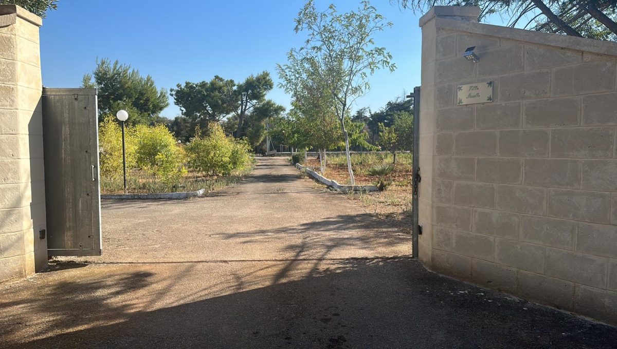 98f20ebb-73d9-4fcd-9b35-b92ebaeffbdd