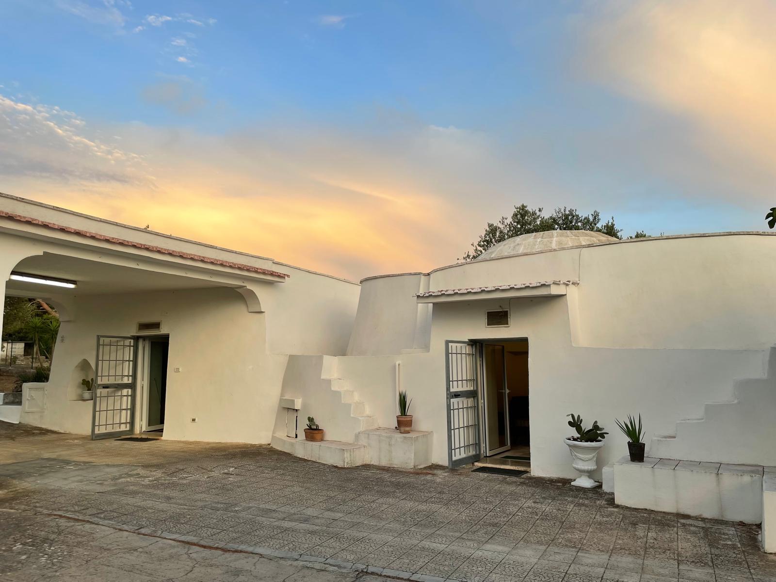 TURNKEY FARMHOUSE WITH SEA VIEW