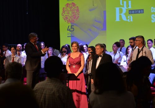 Concerto "Sem Mães não havia Abril"