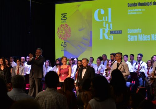 Concerto "Sem Mães não havia Abril"