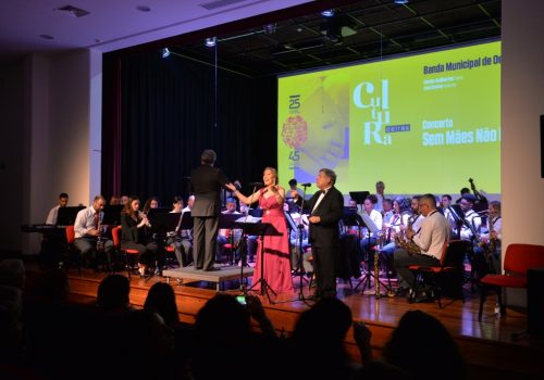 Concerto "Sem Mães não havia Abril"
