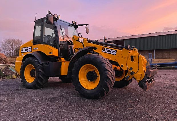 https://www.clarkeandpulman.com/wp-content/uploads/2022/05/jcb-number-one-clarke-and-pulman-3.jpg