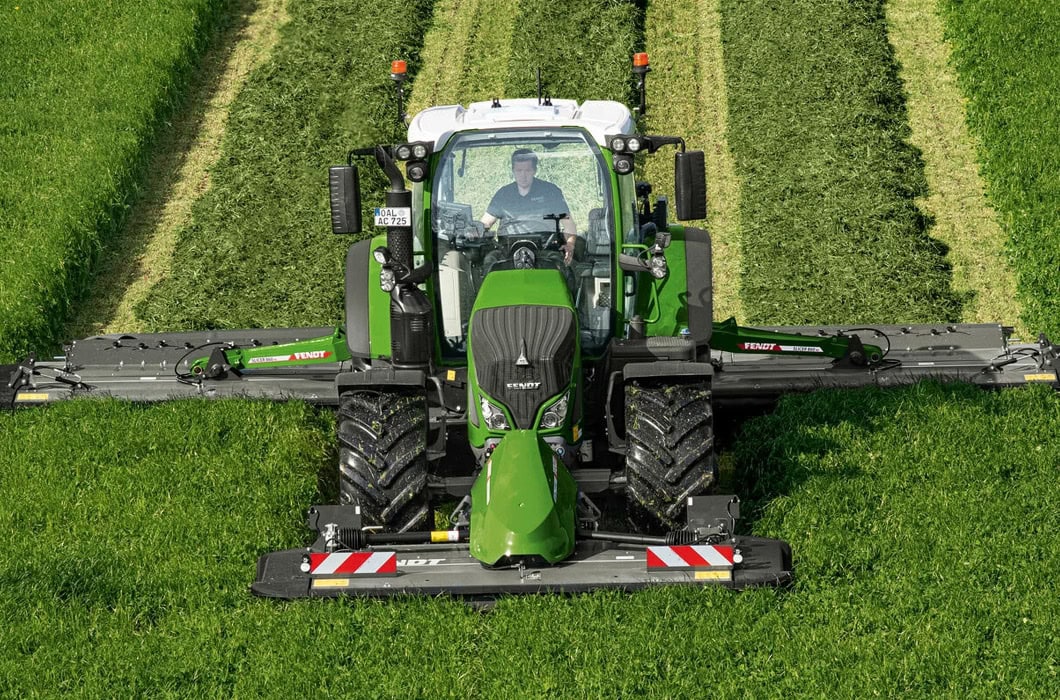 Fendt Slicer in field