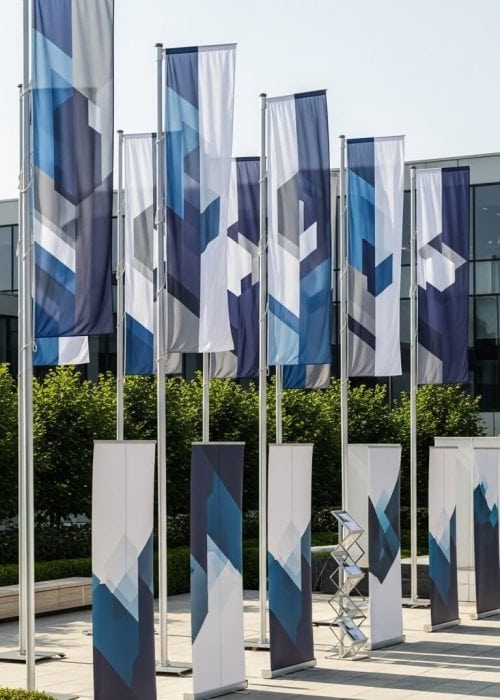 Fahnen und Displays für Events und Außenwerbung – hochwertige, wetterfeste Werbetechnik mit klarer Markenbotschaft