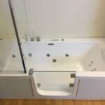 combiné bain douche sénior baignoire à porte kineduo kinedo