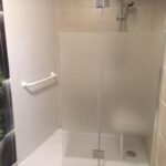 Installation remplacement de baignoire par douche sécurisée à Mantes la Jolie Yvelines (78) IdF