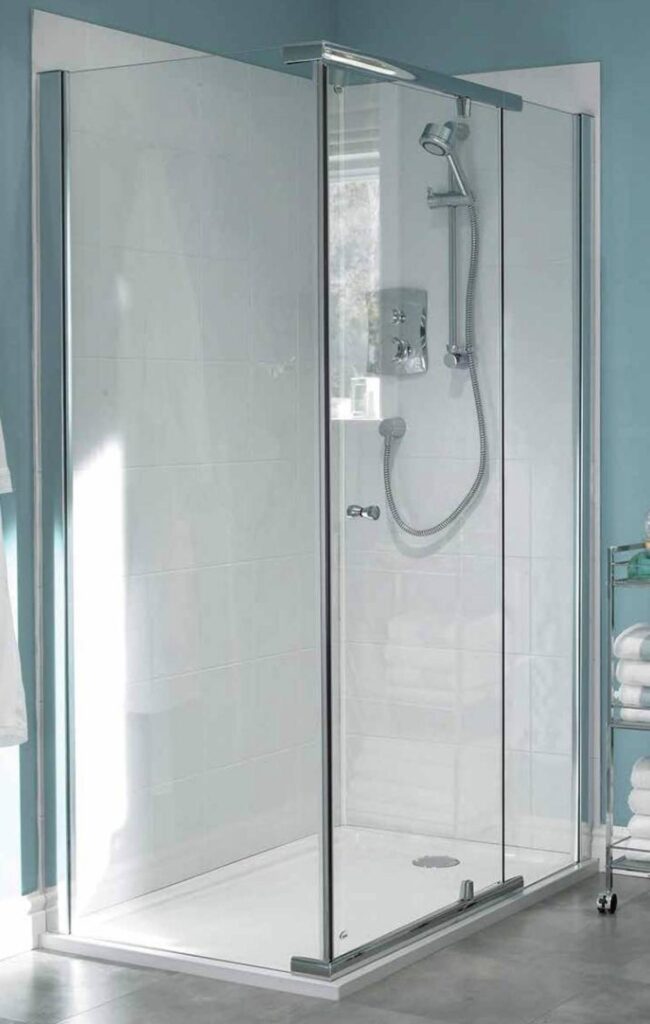 Remplacement baignoire par douche sécurisée senior