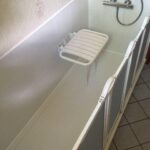 Remplacement baignoire par douche senior sécurisée