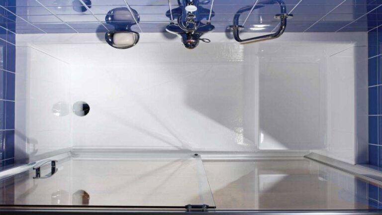 Douche idéale remplacement de Baignoire par douche sénior sécurisée à Draguignan Var (83) PACA