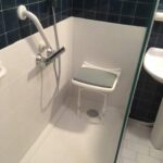 Remplacement de Baignoire par douche sénior sécurisée Kinedo à Sainte Geneviève des Bois Essonne (91) IdF