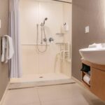 Remplacer sa Baignoire par une Douche PMR