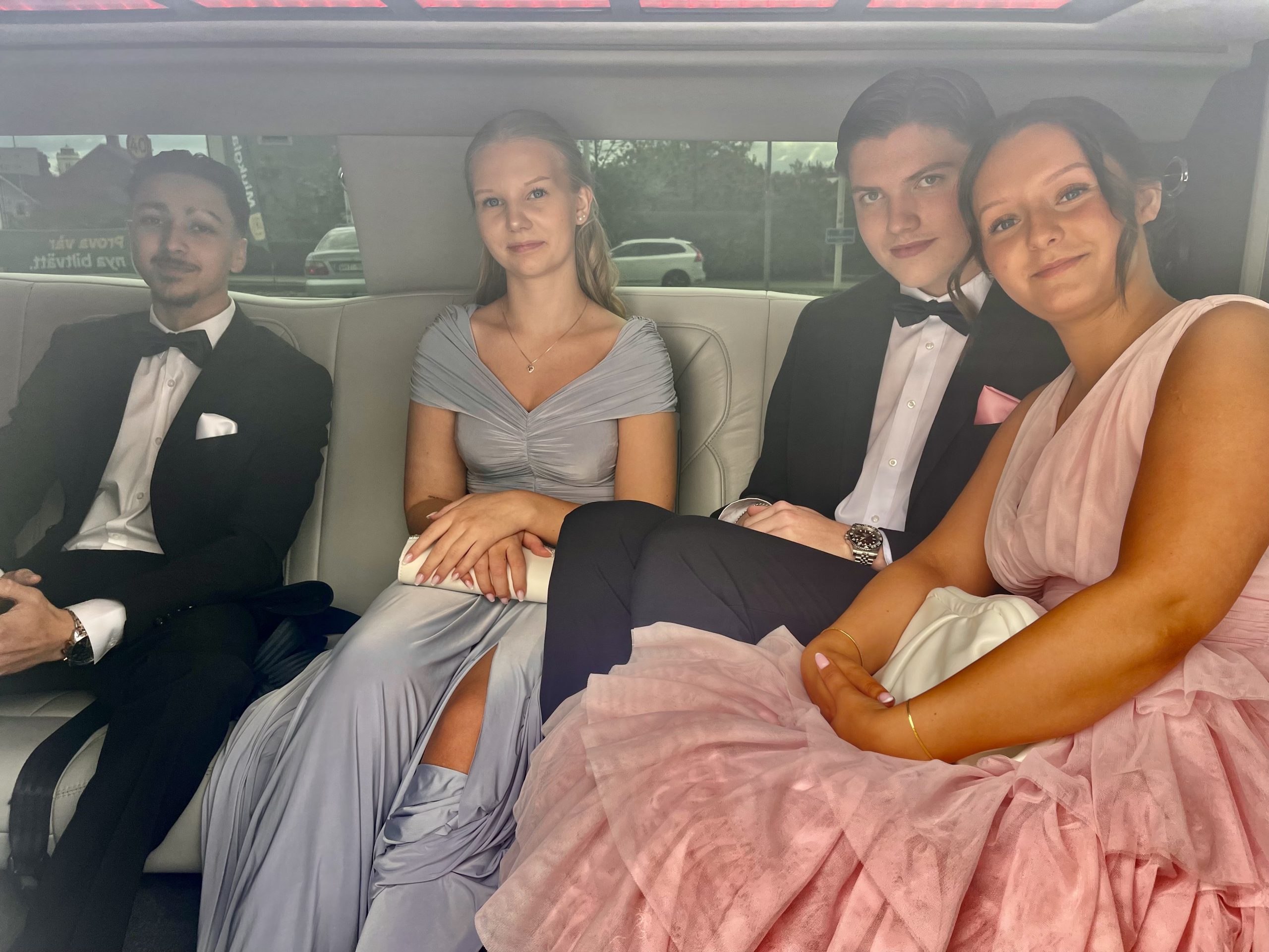 Hyr limousine till studentbal Karlshamn