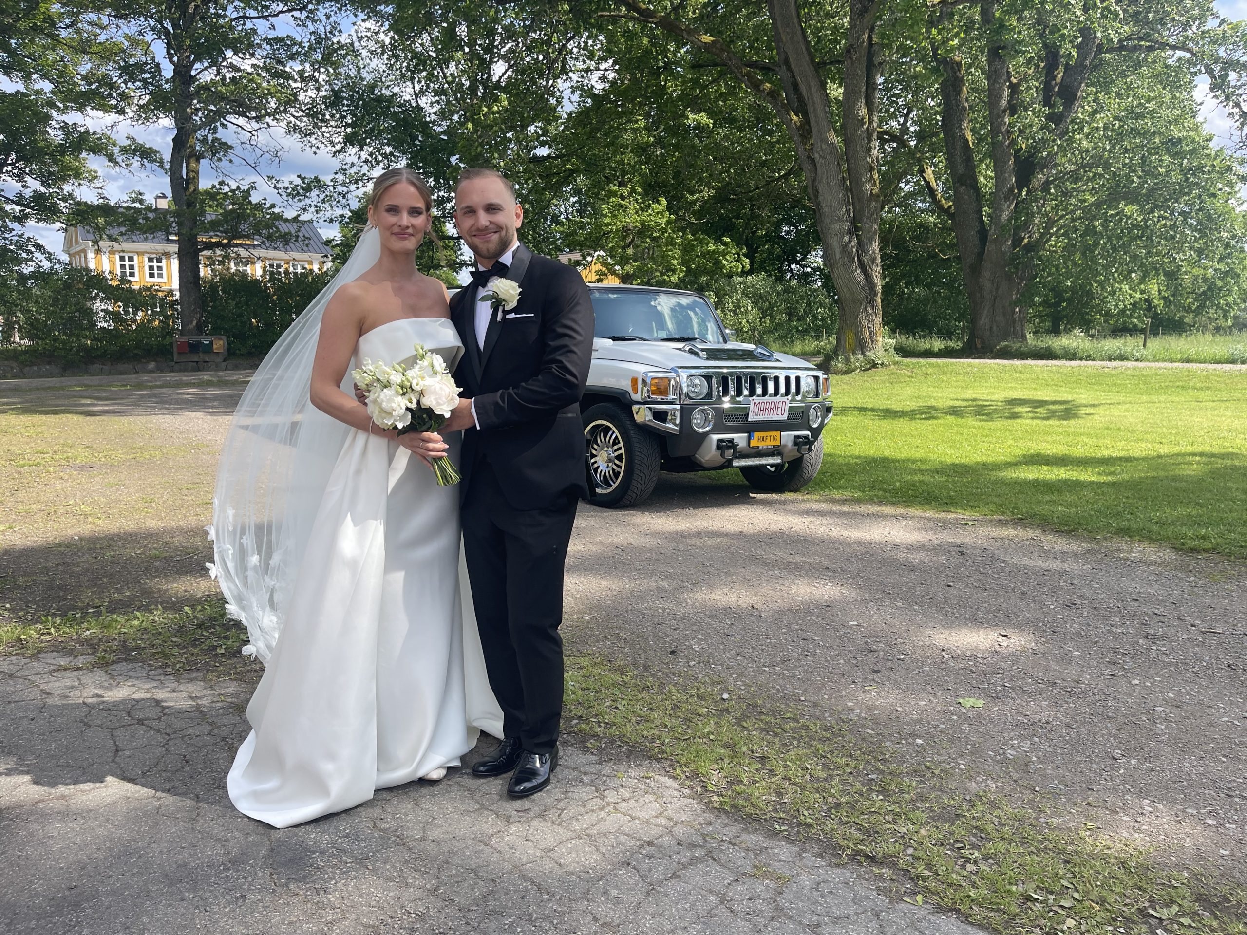 Hyr Hummer limousine till bröllop