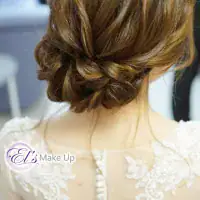 新娘髮型作品集:Elise Yip 打造你的香港 Big Day 命定造型靈感 105 a woman with her hair pulled back