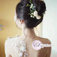 新娘髮型作品集:Elise Yip 打造你的香港 Big Day 命定造型靈感 106 a woman with flowers in her hair