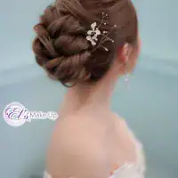 10 步完成低髻辮子盤髮教學|新手也能輕鬆打造優雅氣質造型 67 a woman in a wedding dress
