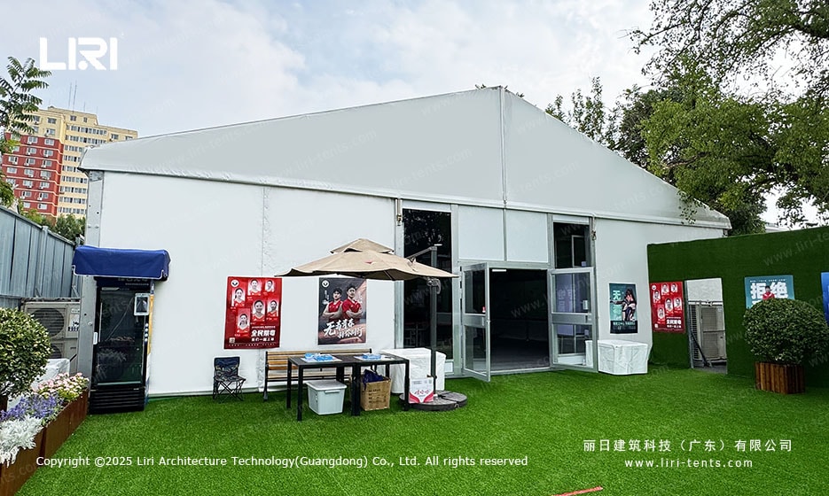 Temporary outdoor exhibition tent with clear span frame