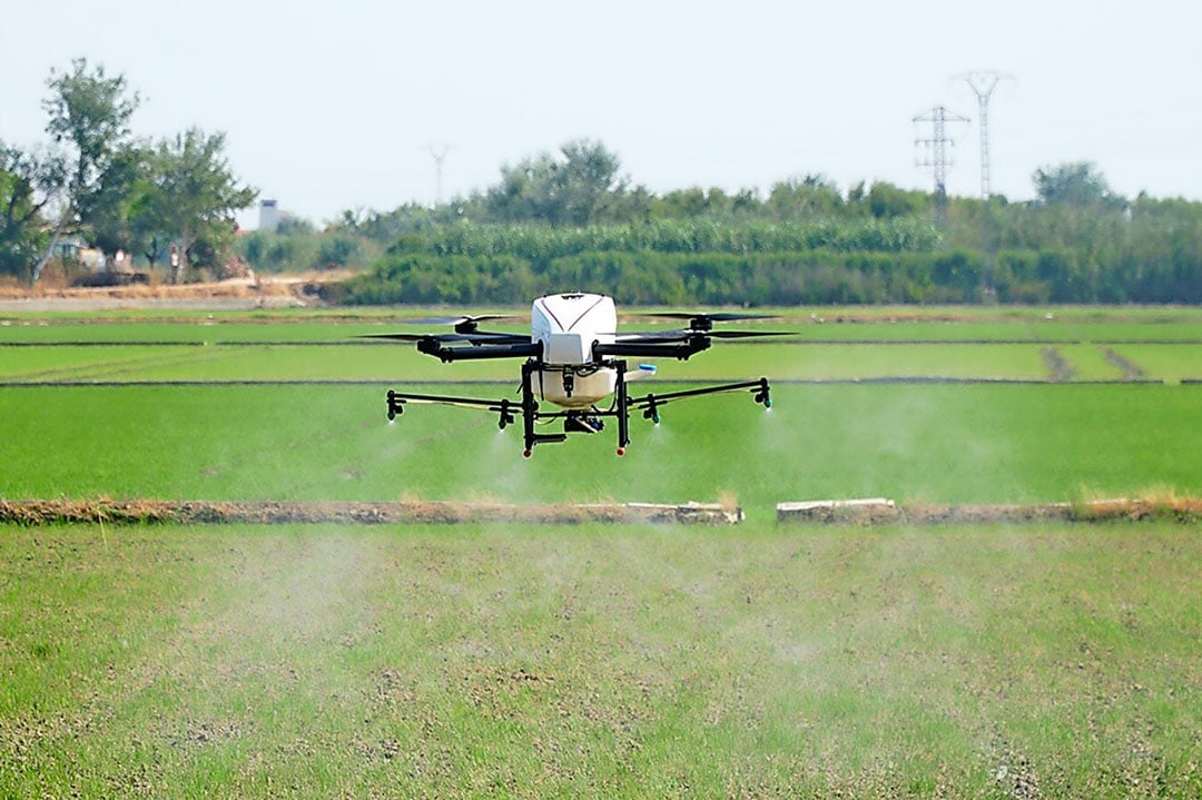 Thanks to its two-stroke petrol engine, the Hybrix 2.1 built by Spanish manufacturer, Quaternium, offers flight times of up to two hours, with no need change and charge batteries.  - Photo: Quaternium