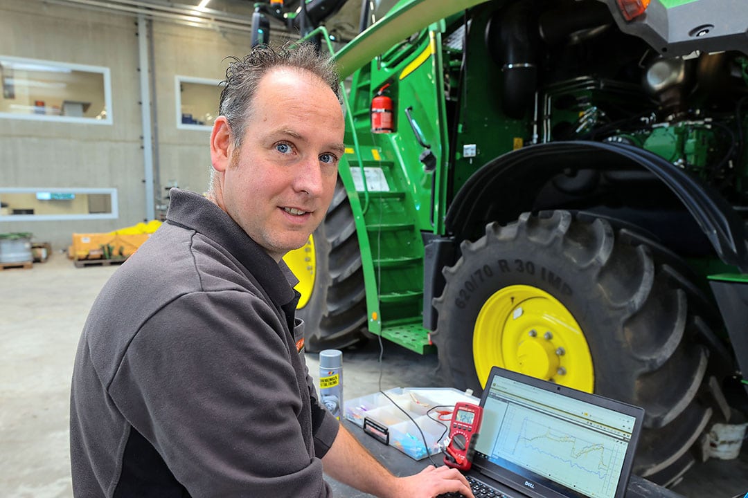 Software specialists are becoming increasingly important in the tractor and machinery workshops. Unrestricted access to manufacturers' data is vital for them. - Photo: Bert Jansen