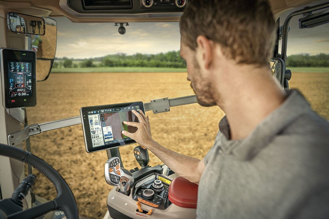 Via the AFS Pro 1200 terminal, users can manage the tractor’s AccuGuide automated steering system and – for the first time in this Case IH tractor class – full AFS Connect telematics capabilities. - Photo: Case IH